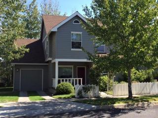 60 Allen Rd, Bend, OR 97701-3121