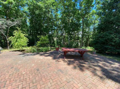 18 Stonehurst Ln, Huntington Station NY  11746-7932 exterior