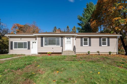 10 Grandview Ter, North Hampton, NH 03862-2116