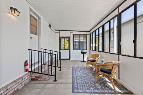 40 Westgate Cir, Santa Rosa CA  95401-9014 exterior