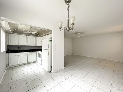 628 Saxony, Delray Beach FL  33446-1056 exterior