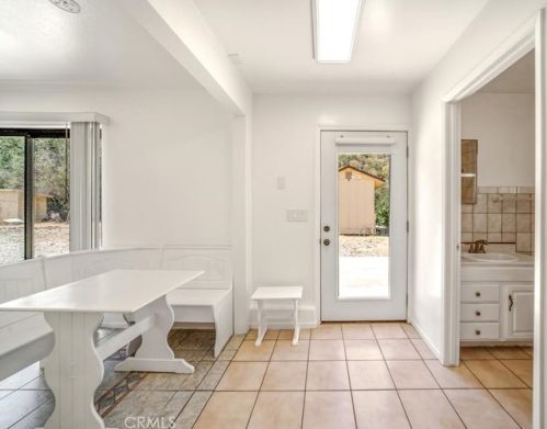 45100 Carmel Vly Rd, Greenfield CA  93927-9757 exterior