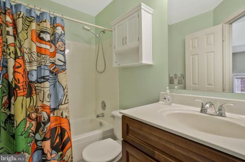 8858 Eagle Rock Ln, Springfield VA  22153-1727 exterior