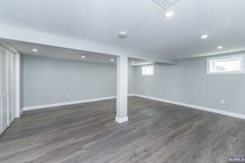 22 Harvard St, Nutley NJ  07110-3322 exterior