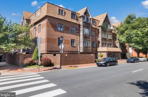 1025 Madison St, Wilmington, DE 19801-1492