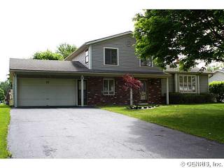 37 Emerald Pt, Rochester, NY 14624-3751