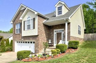 511 Turner Reynolds Ct, Clarksville, TN 37043-8012