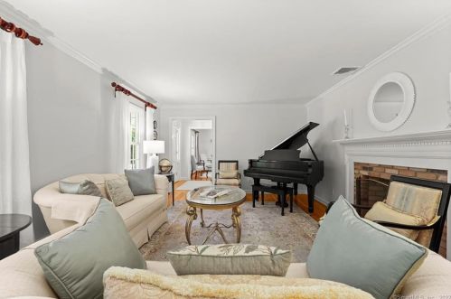 174 Mariomi Rd, New Canaan, CT 06840-3313