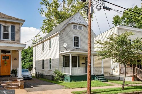 513 Amelia St, Fredericksburg, VA 22401-3823