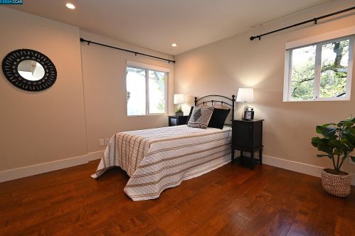 122 El Toyonal, Orinda CA  94563-2133 exterior