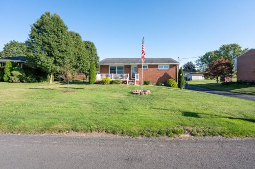 1418 Anthony Way, Latrobe, PA 15650-2738