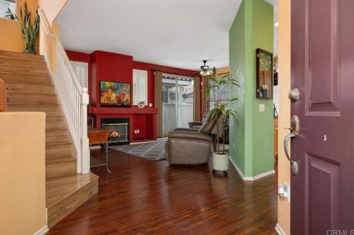 1865 Adriana Ct, Vista, CA 92081-7043