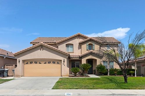 204 Massachusetts St, Lake Elsinore, CA 92530-1896