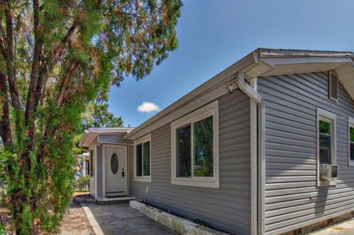 243 69th St, Saint Petersburg, FL 33710-7613