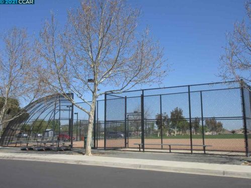 1337 Yosemite Cir, Oakley CA  94561-5205 exterior