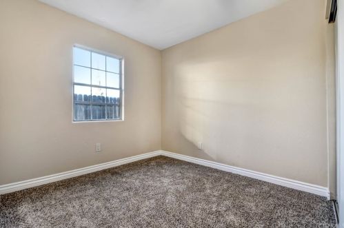 451 Kelly Ln, Colton CA  92324-2017 exterior