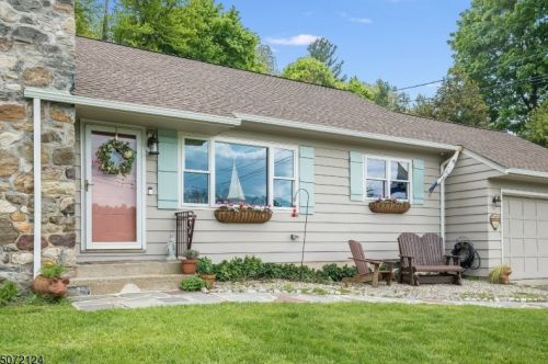 59 Maple Pkwy, Sparta, NJ 07871-2012