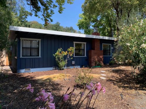 311 Lomitas Ln, Santa Rosa, CA 95404-2131