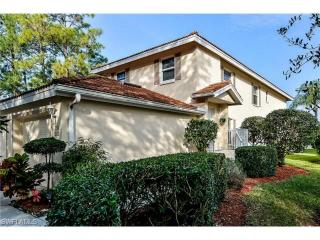 230 Robin Hood Cir, Naples, FL 34104-9403