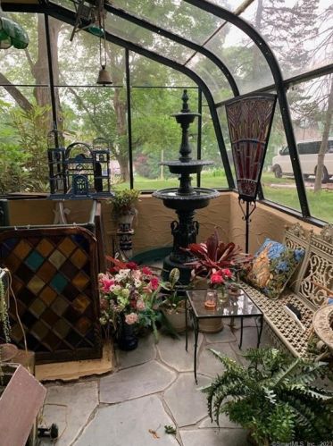 541 Lincoln St, New Britain CT 06052-1802 exterior