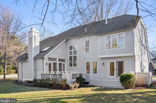 12015 Walnut Branch Rd, Herndon VA  20194-5616 exterior