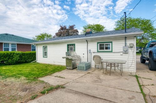 5418 39 Ave, Kenosha WI 53144-2732 exterior