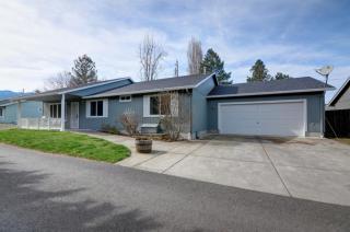599 Rapp Rd, Talent, OR