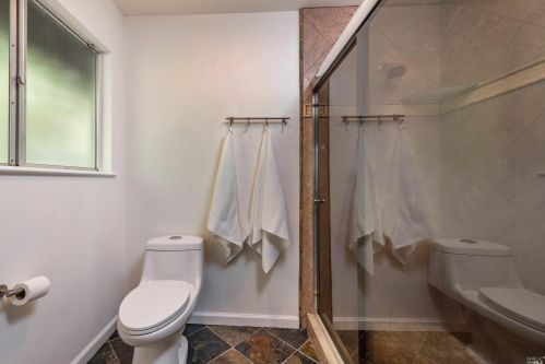 7190 Fircrest Ave, Sebastopol CA  95472-4430 exterior