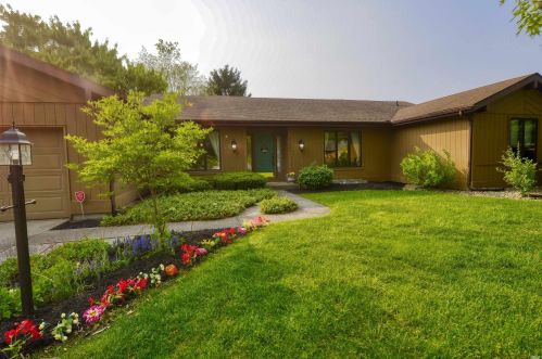 51081 High Meadow Dr, Granger, IN 46530-8533