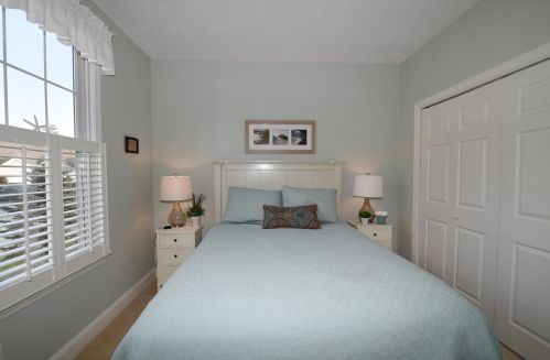 4 Chadwick Ct, Mashpee MA exterior