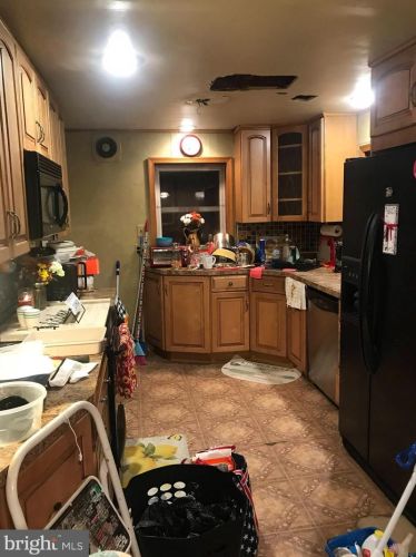 5022 River Rd, Camden NJ  08110-2843 exterior