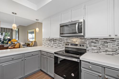 24 Palma Dr, Rancho Mirage CA  92270-3878 exterior