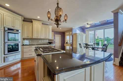 43527 Butler Pl, Leesburg VA 20176-7428 exterior