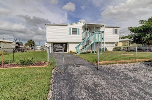 6809 Gull Ln, Port Richey, FL 34667-1645