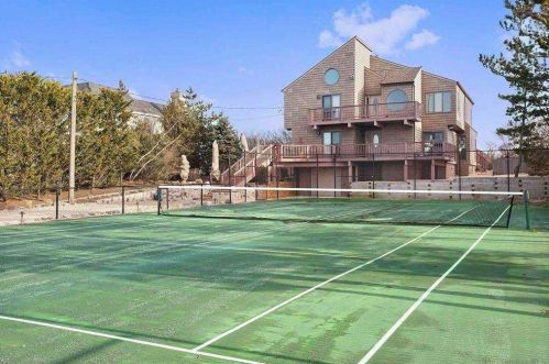 313 Dune Rd, West Hampton Beach NY  11978-2943 exterior