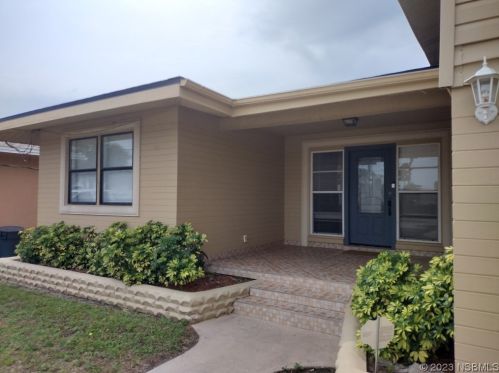 582 Revilo Blvd, Daytona Beach, FL 32118-4502