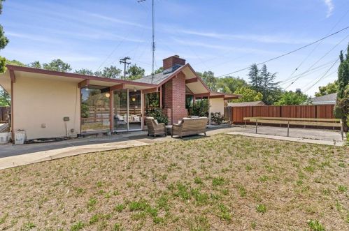 1103 Homestead Rd, Sunnyvale CA  94087-5156 exterior