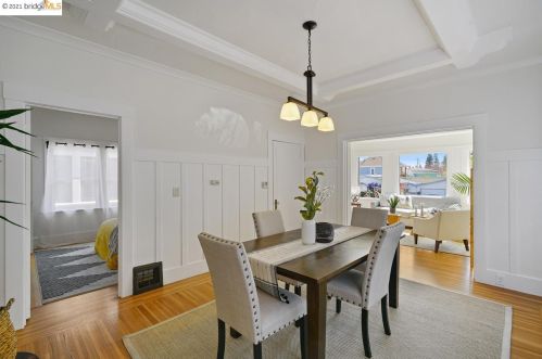 456 Cavour St, Oakland CA  94618-1077 exterior