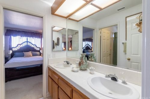 17305 Mariposa Ave, Riverside CA 92504-6079 exterior