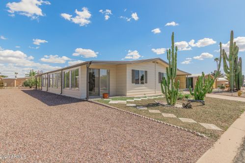 827 82nd Pl, Mesa, AZ 85208-4612