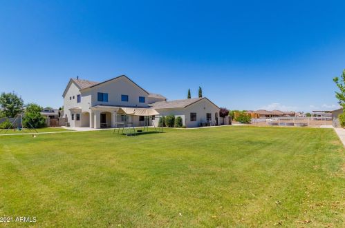 2710 Cattle Dr, Gilbert AZ  85297-8116 exterior