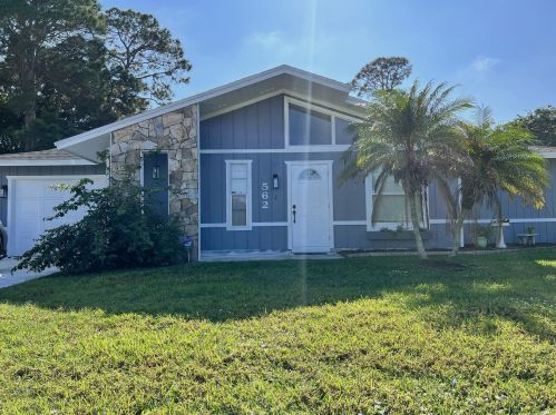 562 Eyerly Ave, Fort Pierce FL  34983-2944 exterior