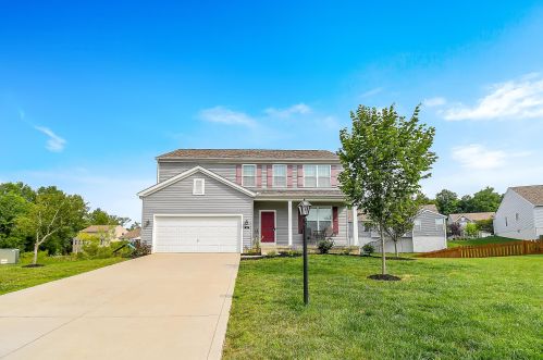 976 Kristen Ct, Pataskala, OH 43062-7463