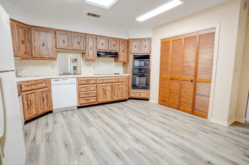 935 Holbrook Cir, Fort Walton Beach FL  32547-6733 exterior