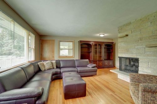 5217 Regent St, Madison, WI 53705-4624