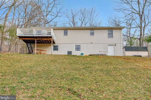 556 Grimes Golden Rd, Linden VA  22642-6313 exterior