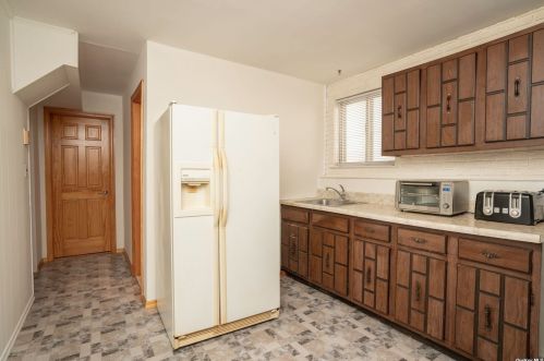 87 Central Ave, New Hyde Park NY  11040-4134 exterior