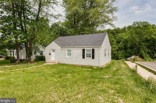 2053 Pimmit Dr, Falls Church VA  22043-1401 exterior