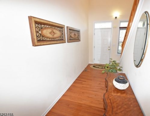 106 Summerhill Dr, Greystone Park, NJ 07950-1169