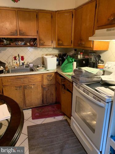 718 Grant Ave, Camden, NJ 08107-2337